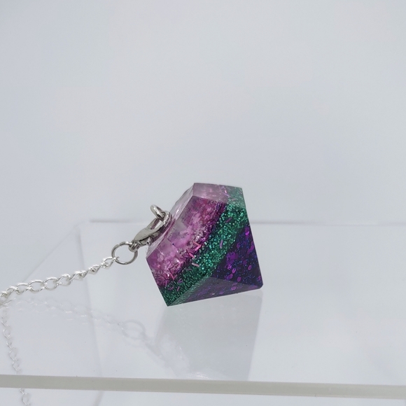 Mermaid purple green and pink glittery handcrafted dowsing pendulum - Picture 3 of 11